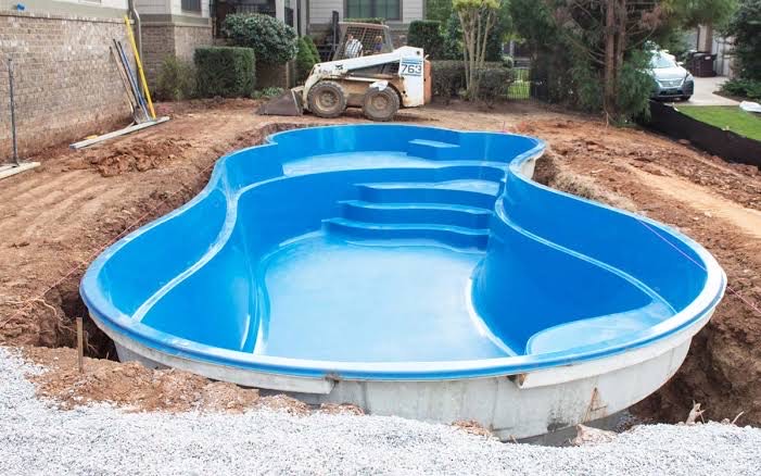Commercial fiberglass pool renovation